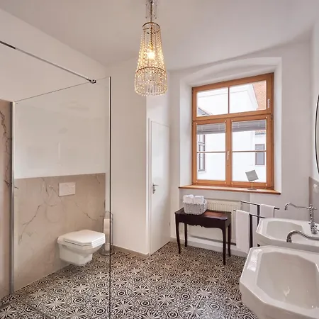 Hotel Schloss - Schenke Tunzenberg *